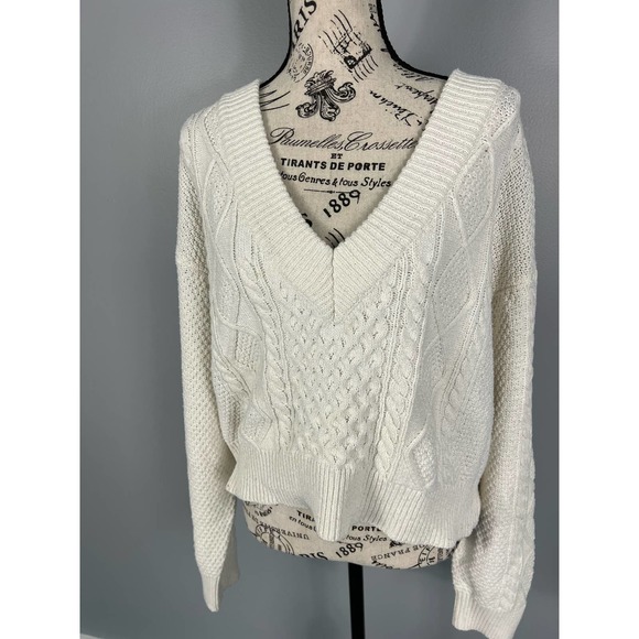 J.O.A chunky knit white cropped sweater with open back tie bow - Picture 7 of 12